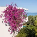 Villa On The Rocks