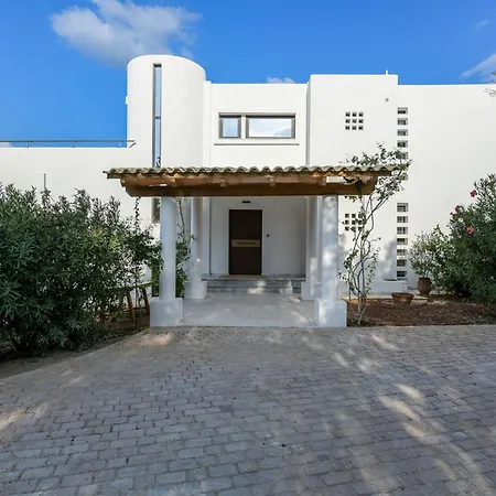 Villa On The Rocks