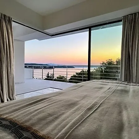 Villa On The Rocks *
