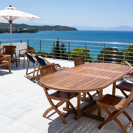 Villa On The Rocks *