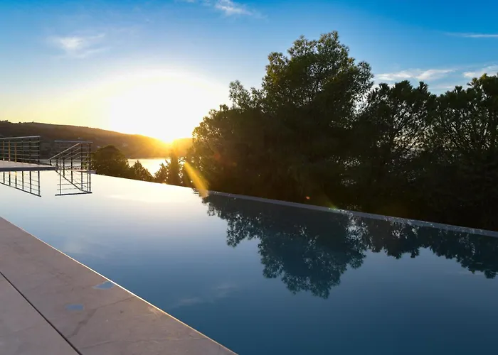 On The Rocks Villa *