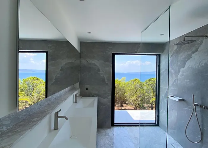 On The Rocks Koilás